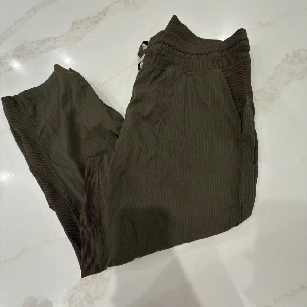 Lululemon Dance Studio Mid-Rise Crop 25 Ribbed Pant Dark Olive Green Size 14